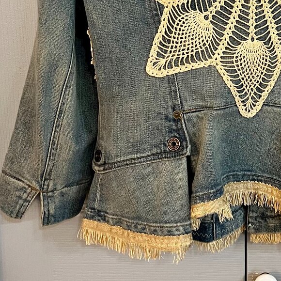 Stretch Denim Distressed Jacket "Embellished" w/Lace, Dollies & Antique Trim. - Picture 10 of 12